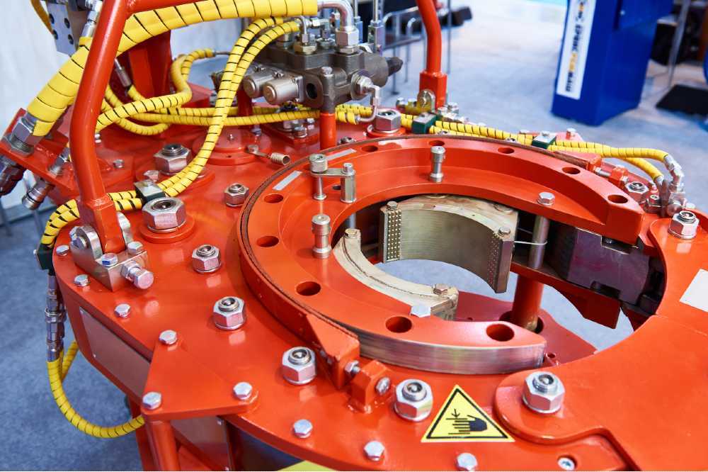 Flange management and controlled bolting